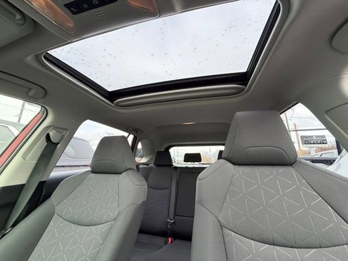 Used 2019 Toyota RAV4 XLE w/ Convenience Package image 26