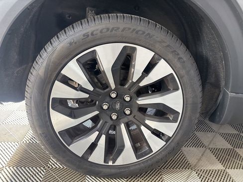 Used 2025 Ford Explorer Platinum w/ LUX Leather Package image 30