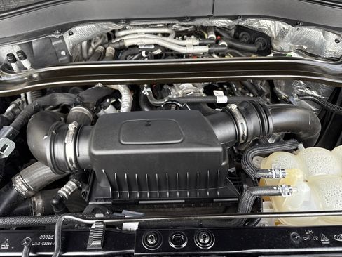 Used 2020 Ford Explorer Platinum w/ Premium Technology Package image 34