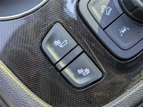 Used 2021 GMC Acadia AT4 image 24