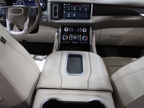 Used 2024 GMC Yukon XL Denali AWD/4WD image 33
