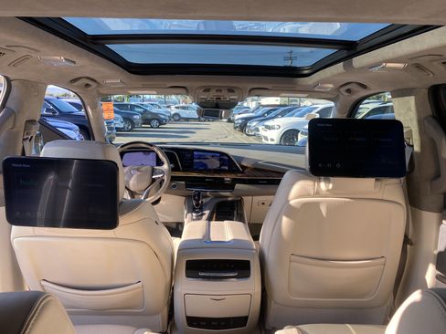 Used 2022 Cadillac Escalade ESV Sport Platinum image 17