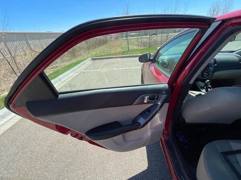 Used 2013 Kia Forte EX image 24