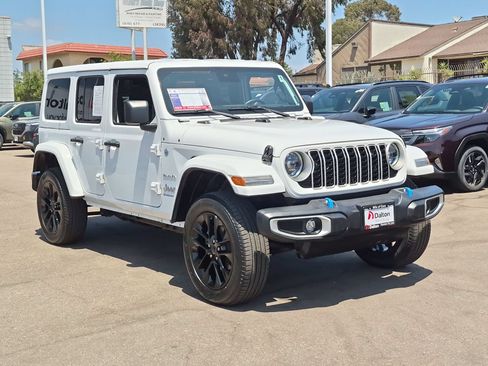 Used 2024 Jeep Wrangler Unlimited Sahara AWD/4WD image 2