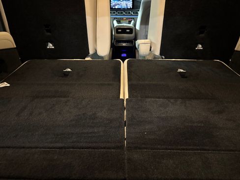 New 2026 Mercedes-Benz GLS 580 4MATIC image 29