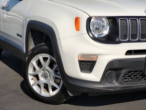 Used 2023 Jeep Renegade Latitude AWD/4WD image 10