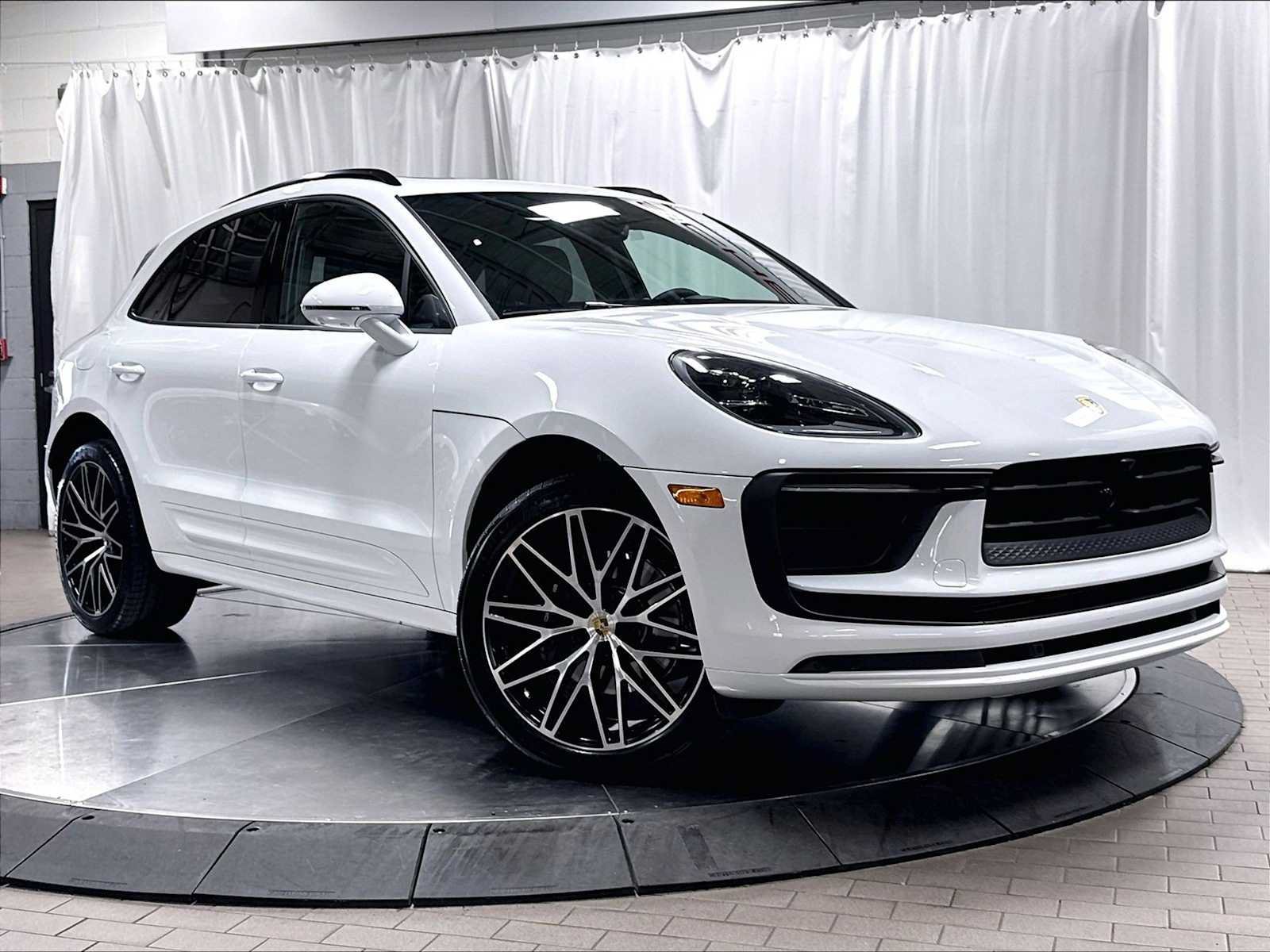 Used 2026 Porsche Macan AWD/4WD image 11
