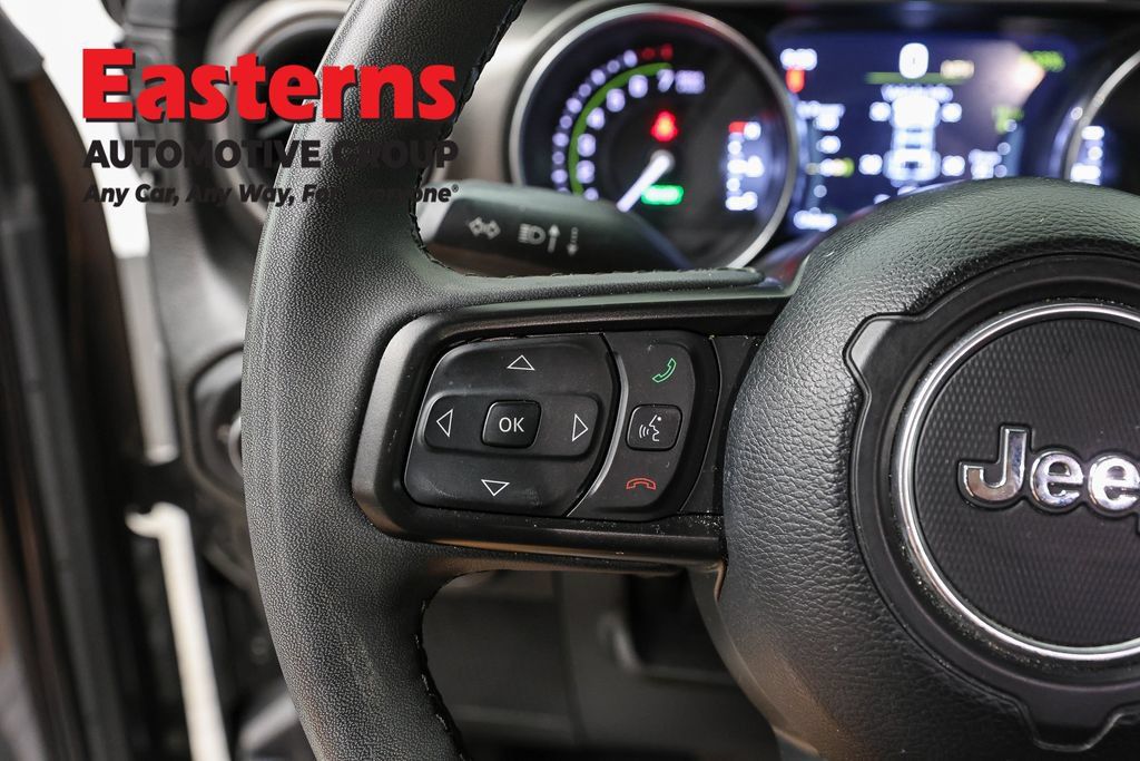 Used 2023 Jeep Wrangler Unlimited w/ Cold Weather Group AWD/4WD image 15