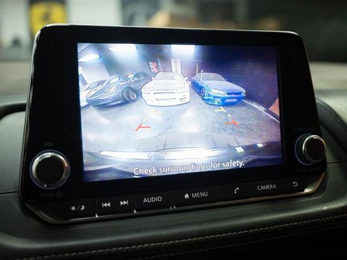 Used 2023 Nissan Rogue SV image 29