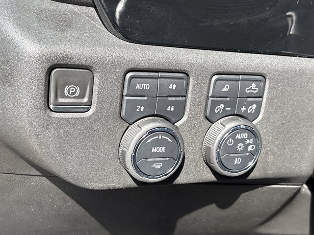 Used 2023 Chevrolet Silverado 1500 LTZ AWD/4WD image 27