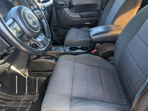 Used 2012 Jeep Wrangler Unlimited Sport AWD/4WD image 7