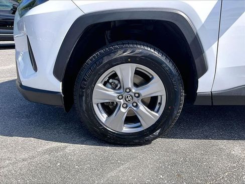 Used 2025 Toyota RAV4 XLE AWD/4WD image 7