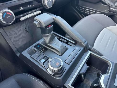 Used 2025 Toyota Tacoma TRD Sport image 31
