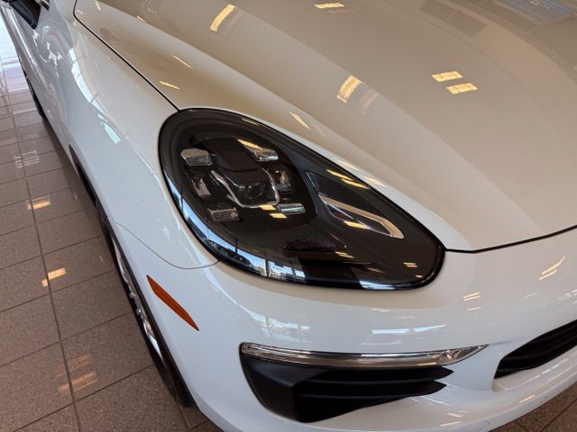 Used 2016 Porsche Cayenne AWD/4WD image 10