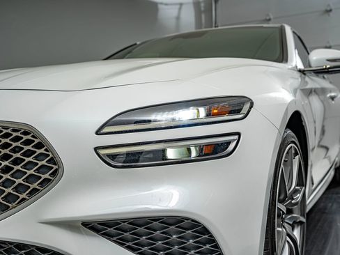 Used 2022 Genesis G70 3.3T AWD/4WD image 13