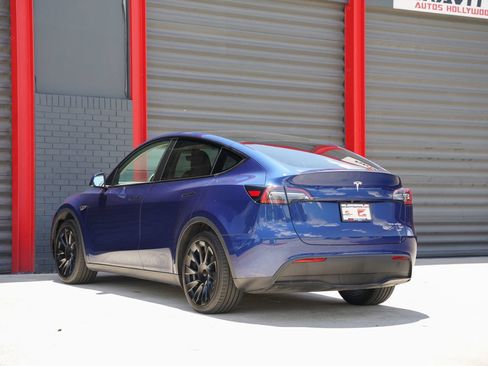Used 2023 Tesla Model Y Long Range AWD/4WD image 10