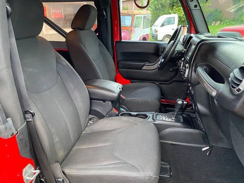 Used 2015 Jeep Wrangler Sport AWD/4WD image 18