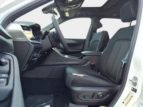 New 2025 Jeep Grand Cherokee L Laredo image 13