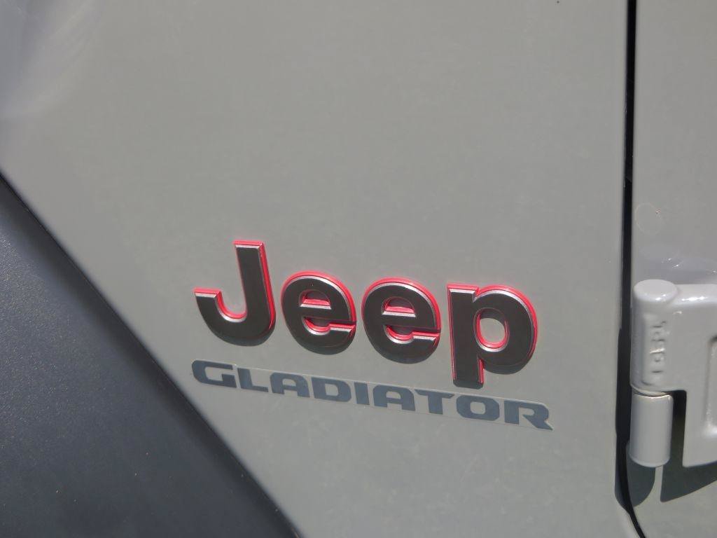 Used 2020 Jeep Gladiator Rubicon w/ Cold Weather Group AWD/4WD image 10