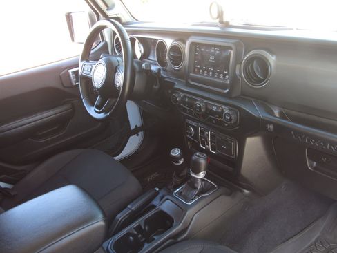 Used 2022 Jeep Wrangler Unlimited Sport image 7