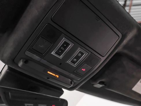 Used 2019 Jaguar F-PACE Premium image 27