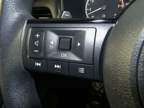 Certified 2023 Nissan Rogue SV image 31