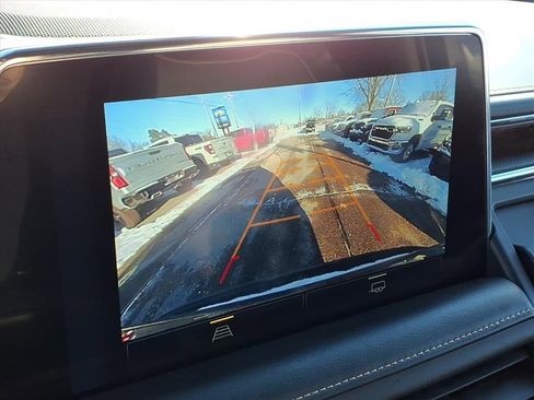 Used 2023 Chevrolet Suburban Premier image 24