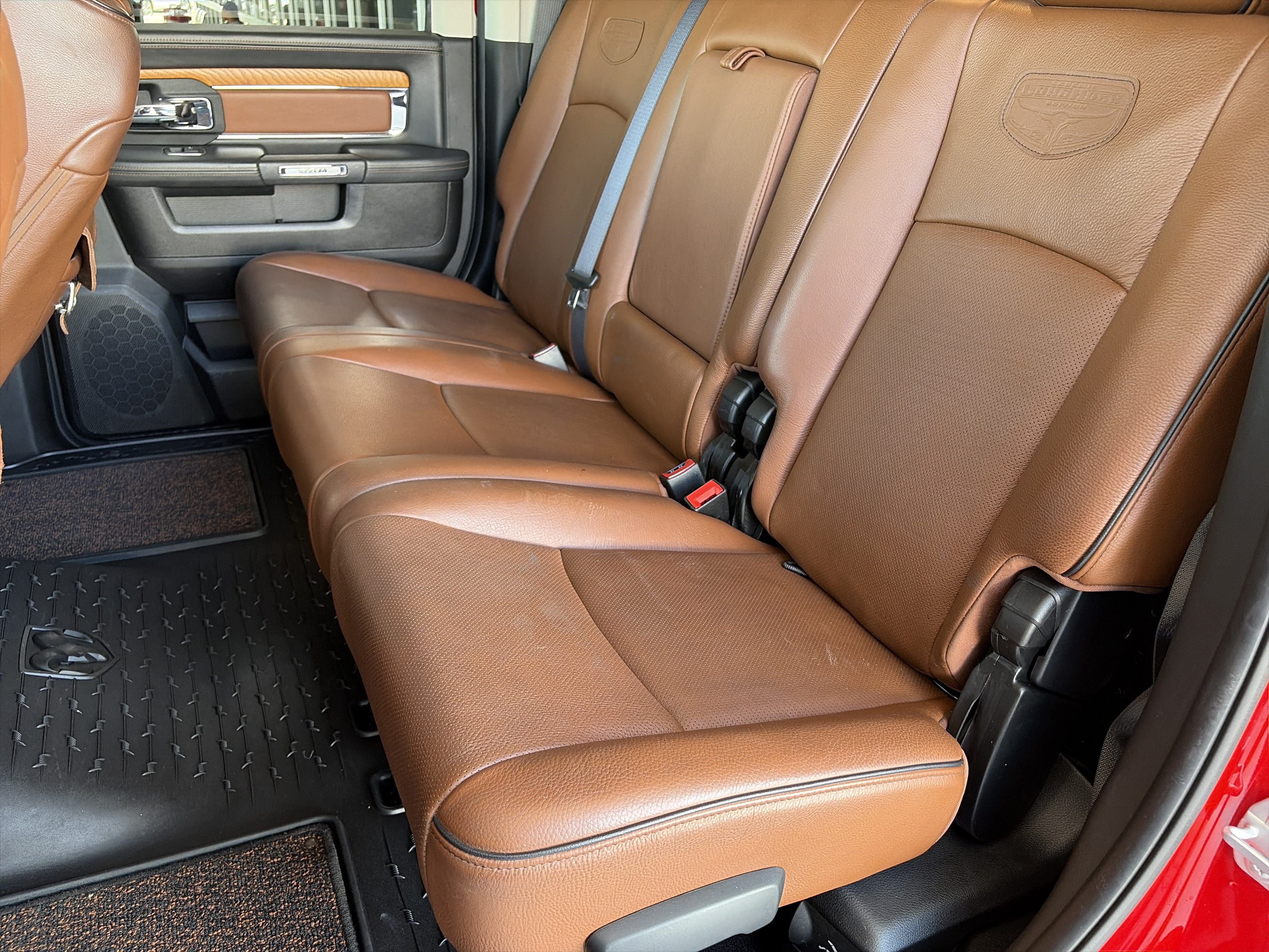 Used 2018 RAM 3500 Laramie Longhorn w/ Cold Weather Group AWD/4WD image 10