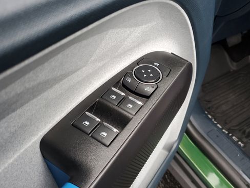 Certified 2025 Ford Maverick XLT image 16