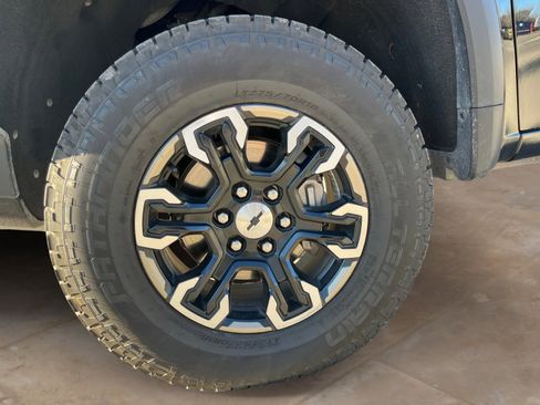 Used 2023 Chevrolet Silverado 1500 ZR2 w/ Technology Package image 26