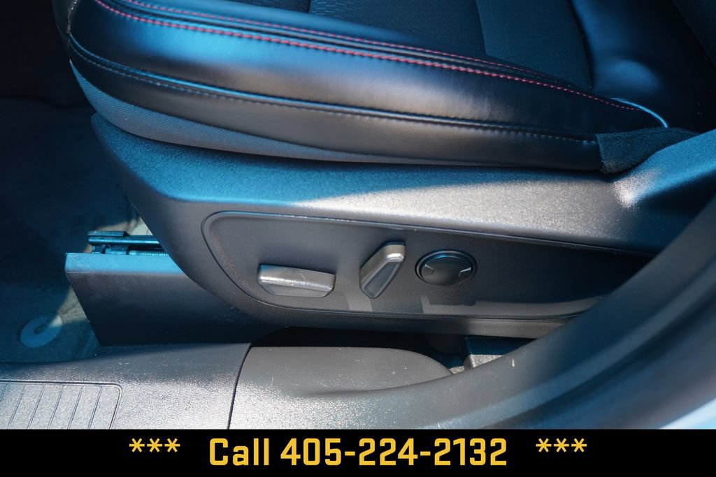 Used 2025 Ford Escape ST-Line AWD/4WD image 17