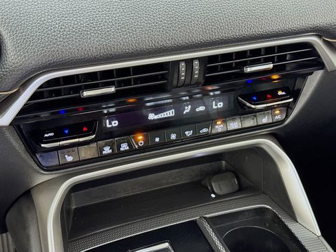 Used 2024 MAZDA CX-90 Plug-In Hybrid w/ Premium Pkg AWD/4WD image 19