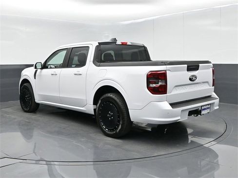 Used 2025 Ford Maverick Lobo image 6