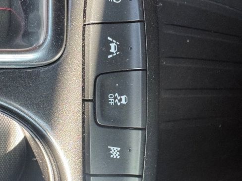 Used 2023 Chevrolet TrailBlazer RS image 31