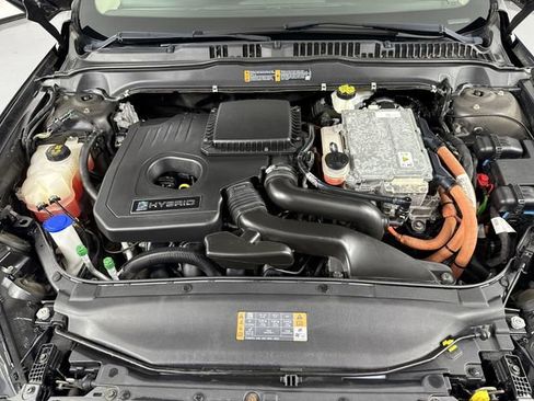 Used 2017 Ford Fusion SE image 25