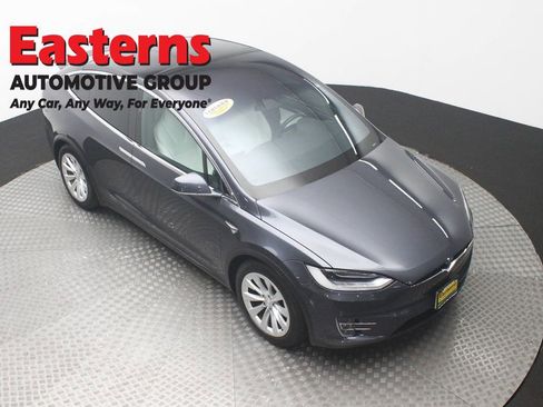 Used 2018 Tesla Model X 75D AWD/4WD image 3