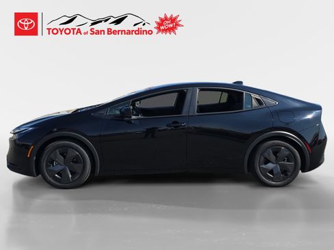 Certified 2024 Toyota Prius LE image 2