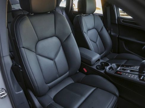 New 2025 Porsche Macan image 39