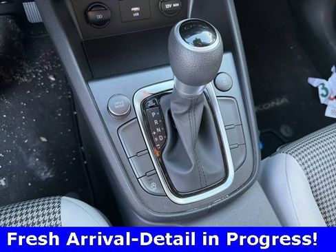 Used 2023 Hyundai Kona SE image 7