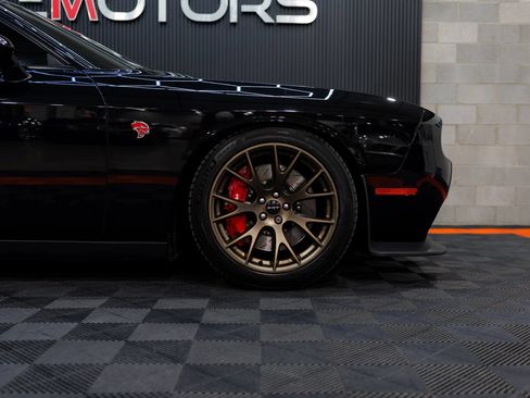 Used 2016 Dodge Challenger SRT Hellcat RWD image 15