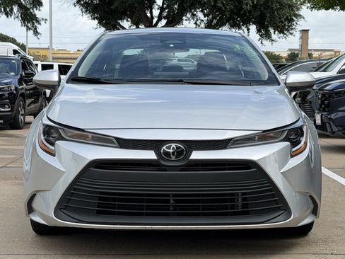 Used 2025 Toyota Corolla LE FWD image 8