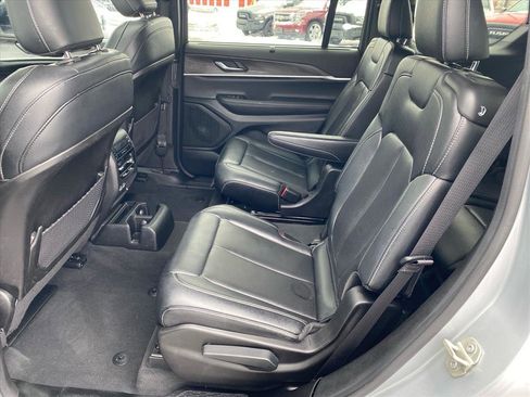 Used 2024 Jeep Grand Cherokee L Limited w/ Luxury Tech Group II image 23