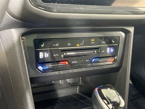 Used 2023 Volkswagen Tiguan SE R-Line image 15