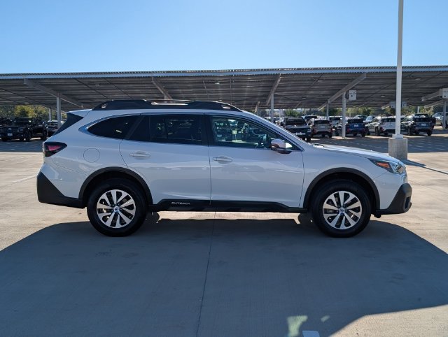 Used 2022 Subaru Outback Premium AWD/4WD image 6
