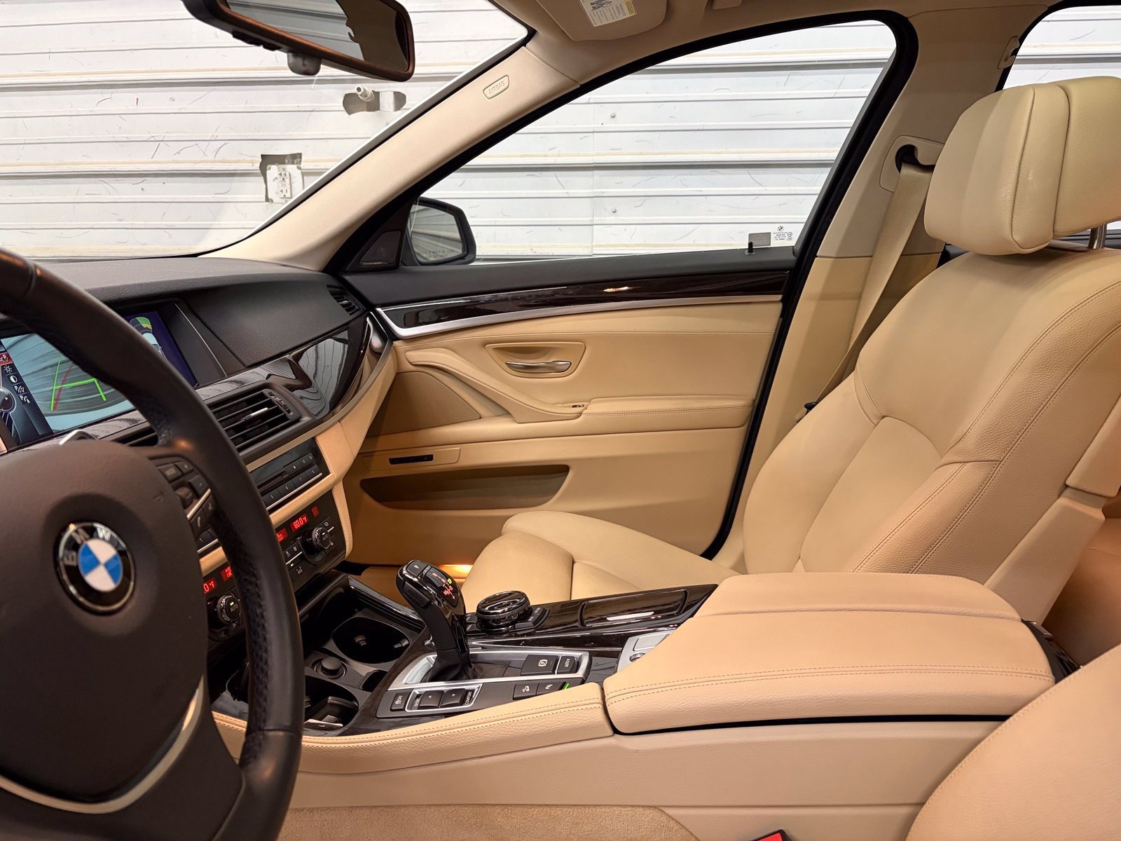 Used 2014 BMW 550i xDrive Sedan AWD/4WD image 23