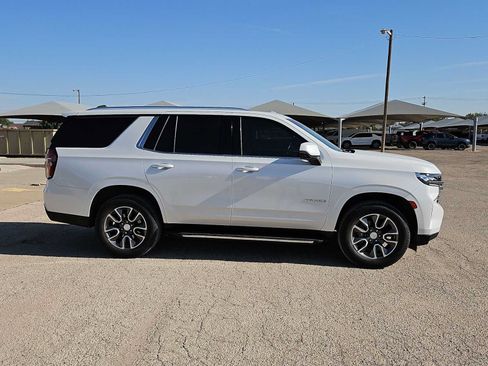 Used 2022 Chevrolet Tahoe LT w/ Luxury Package RWD image 9