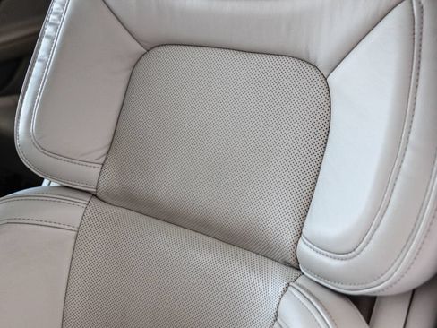 Used 2019 Lincoln Navigator Select w/ Technology Package RWD image 26