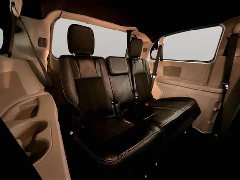 Used 2019 Dodge Grand Caravan SXT FWD image 28