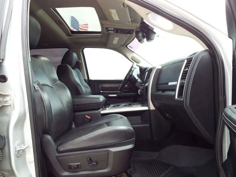 Used 2015 RAM 1500 Laramie AWD/4WD image 25