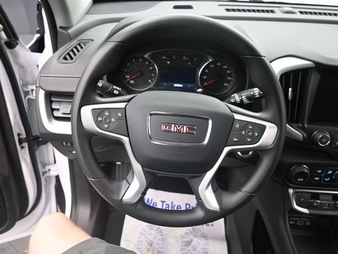 Used 2024 GMC Terrain SLE w/ Driver Convenience Package FWD image 25